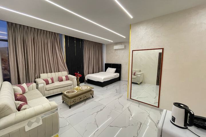 Room 12 of 17