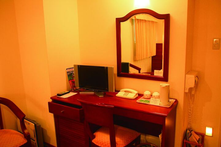 Room 18 of 65