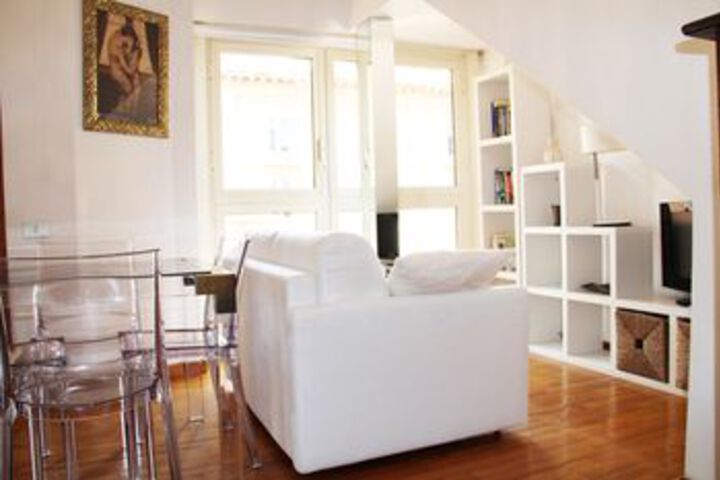 Room 9 of 12