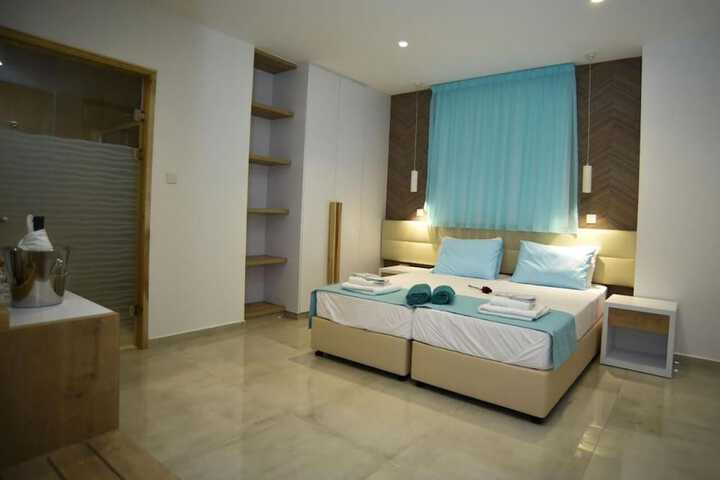 Room 8 of 50