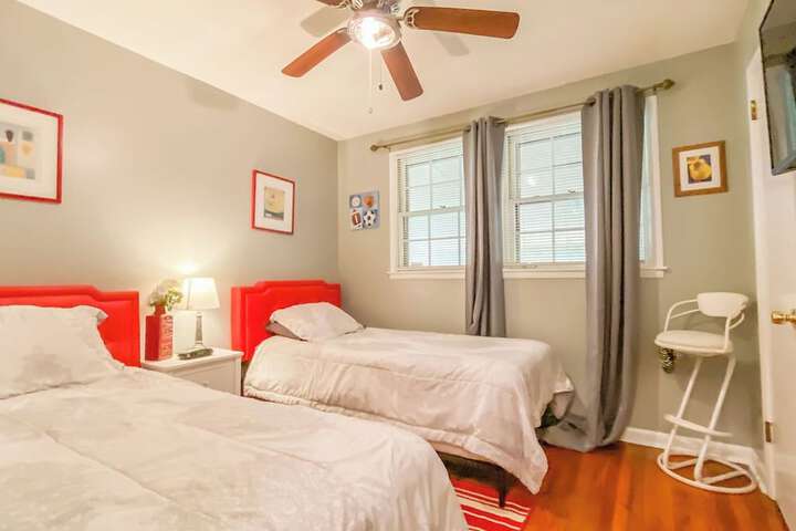 Room 2 of 31