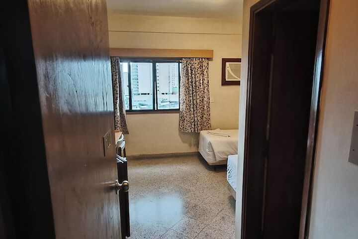 Room 7 of 37
