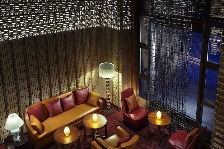 Lounge 54 of 71