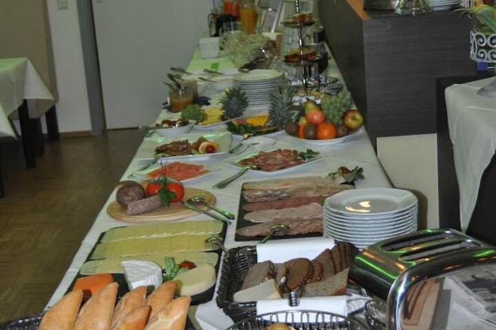 Dining 58 of 76