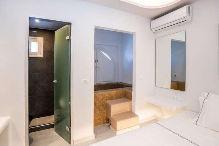 Room 17 of 50
