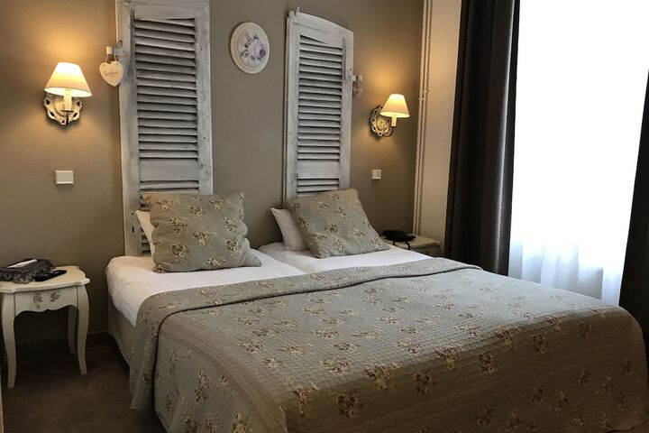 Room 13 of 36