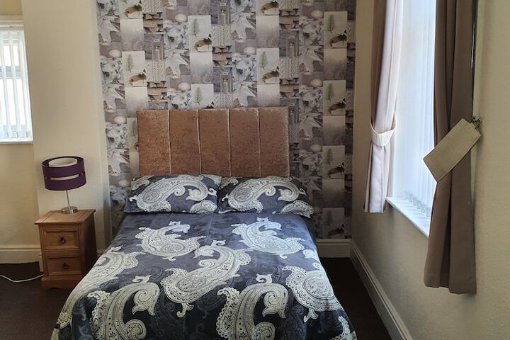 Room 27 of 97