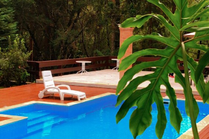 Pool 61 of 122