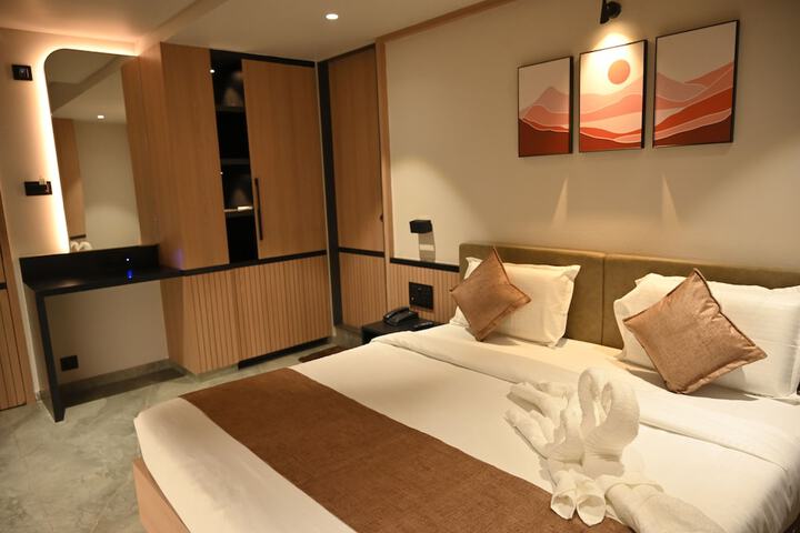 Room 12 of 17