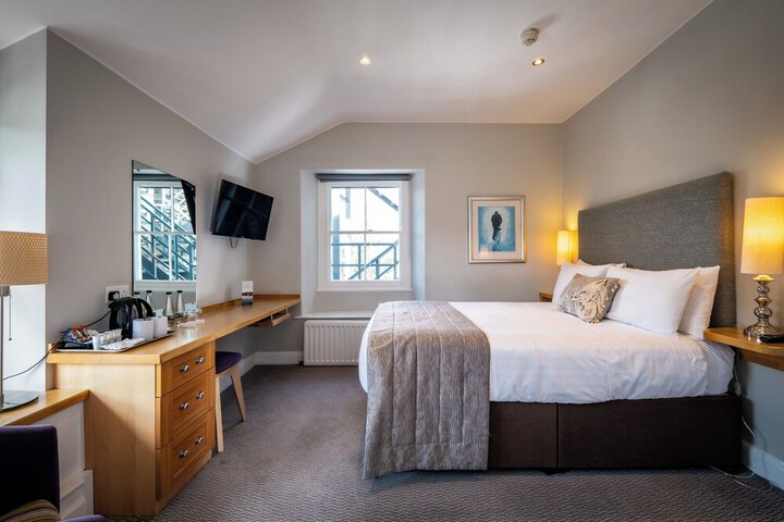 Room 15 of 72