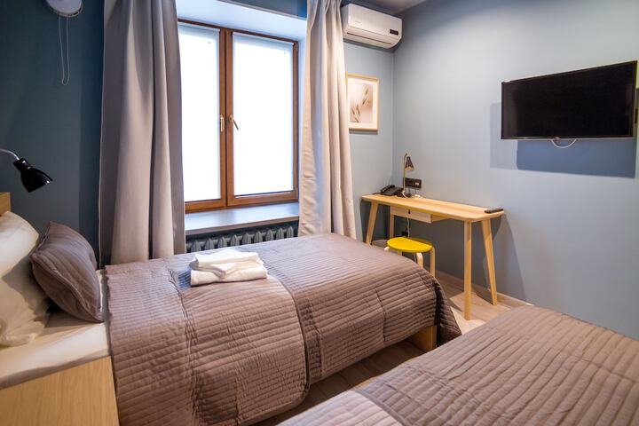Room 4 of 24