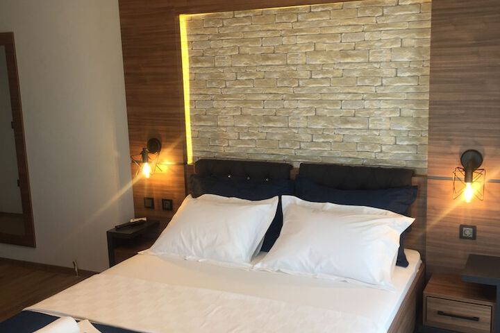 Room 3 of 45