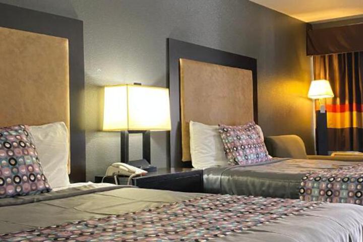 Image of Island Suites Bay City