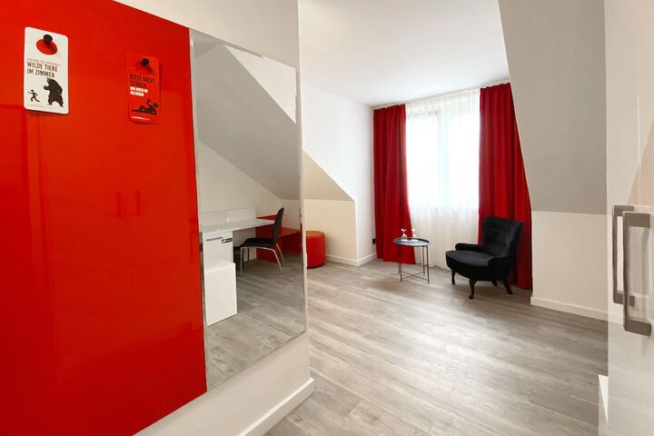 Room 2 of 16
