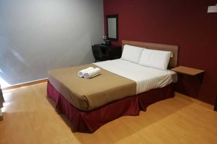 Room 9 of 39