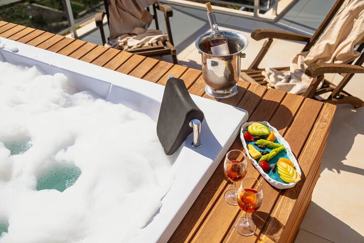 Hot Tub 26 of 34