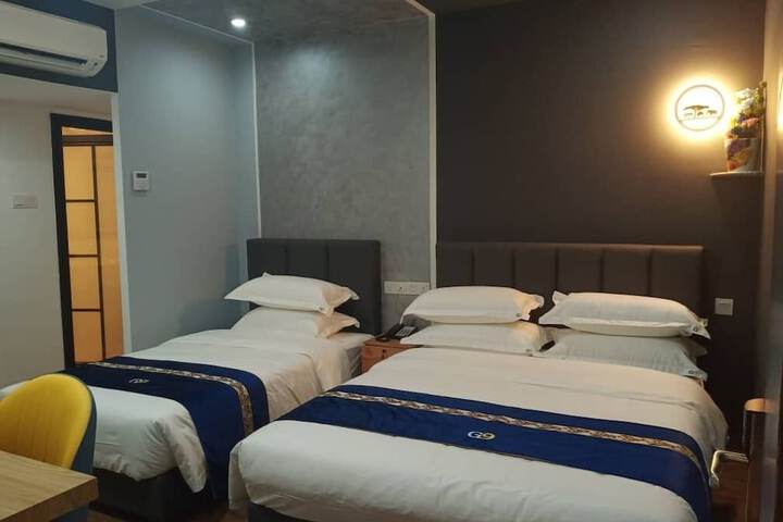 Room 20 of 36