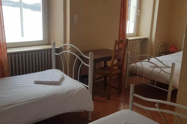 Room 18 of 40
