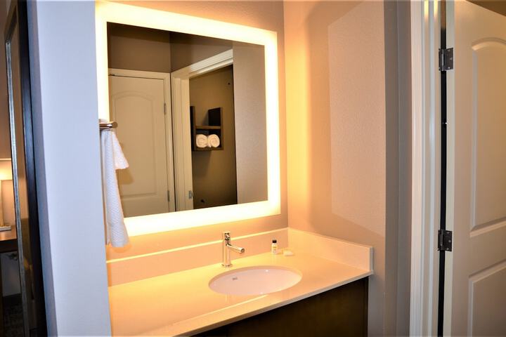 Bathroom sink