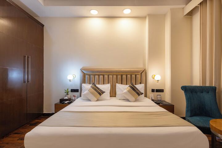 Room 8 of 60