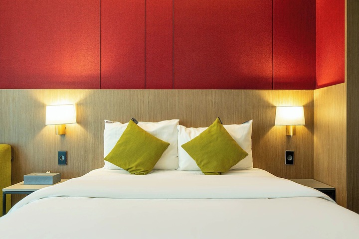 Room 17 of 31