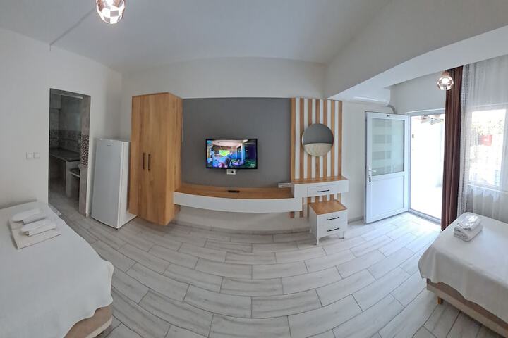 Room 9 of 46