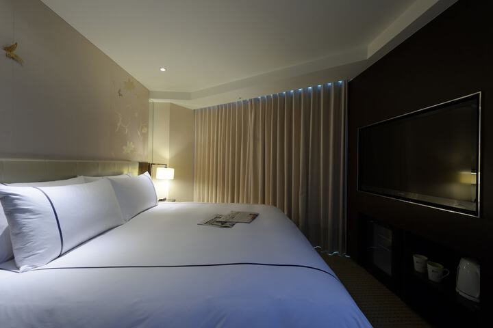 Room 9 of 41