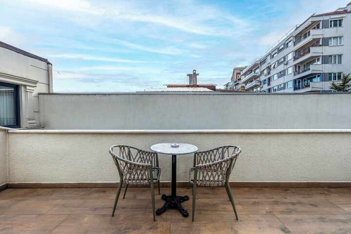 Terrace/Patio 101 of 125
