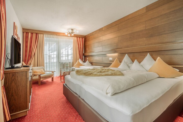 Room 12 of 84
