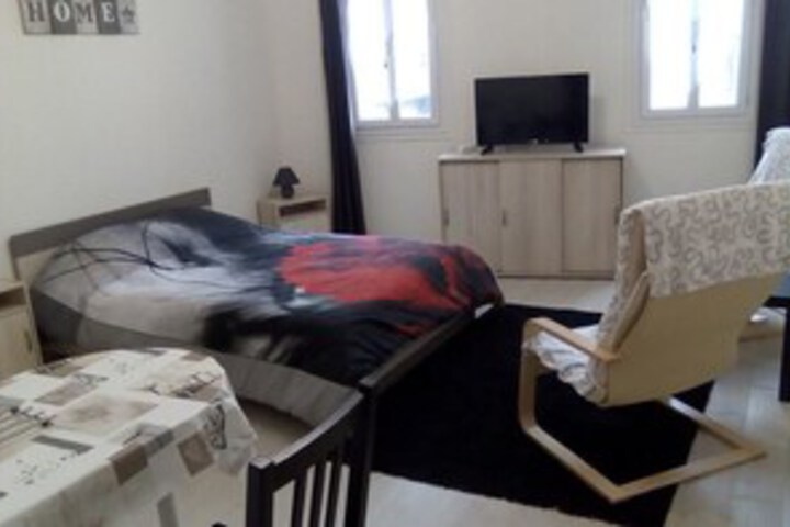 Room 8 of 17