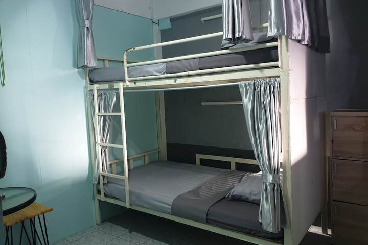 Room 21 of 43