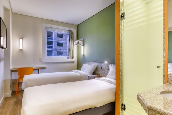 Room 15 of 43