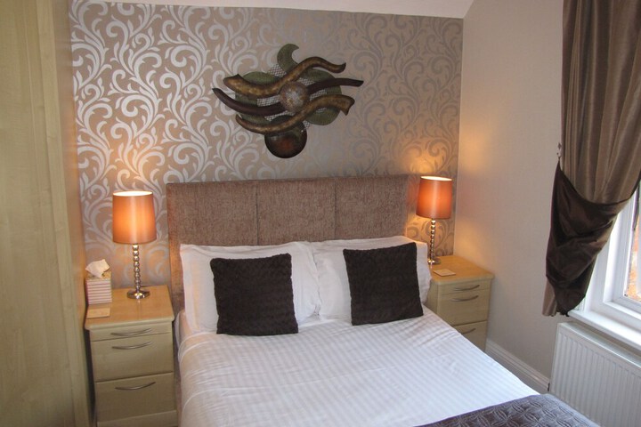 Room 6 of 53