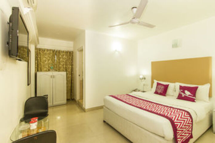 OYO 347 Hotel Fiesta Grand