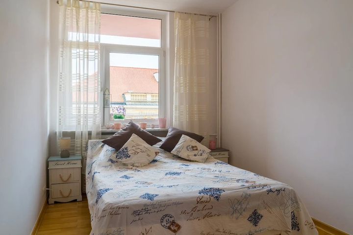 Room 2 of 11