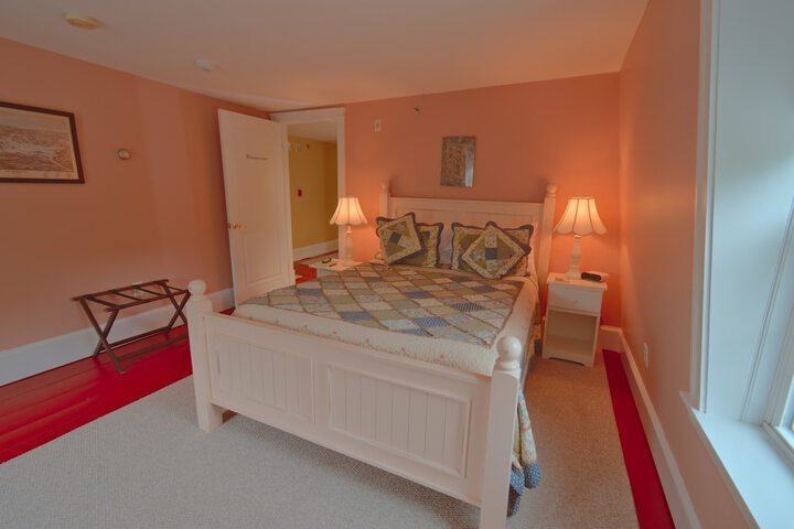 Room 20 of 38