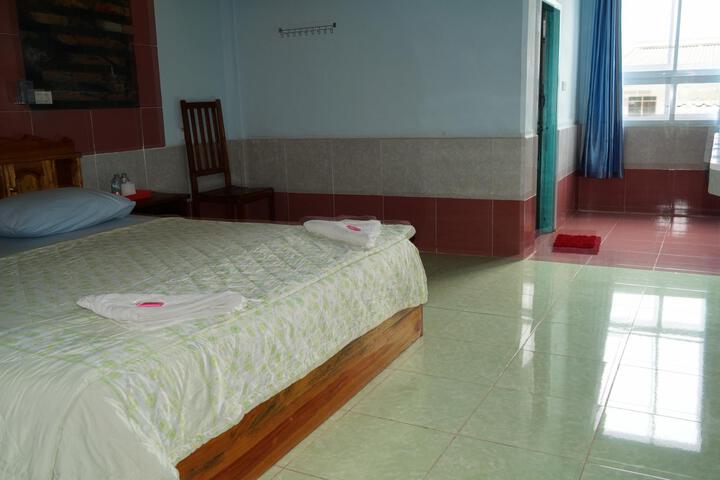 Room 3 of 9