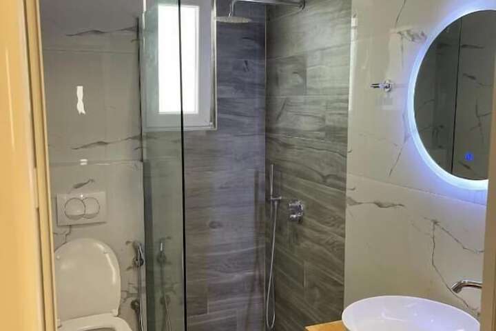 Room 21 of 24
