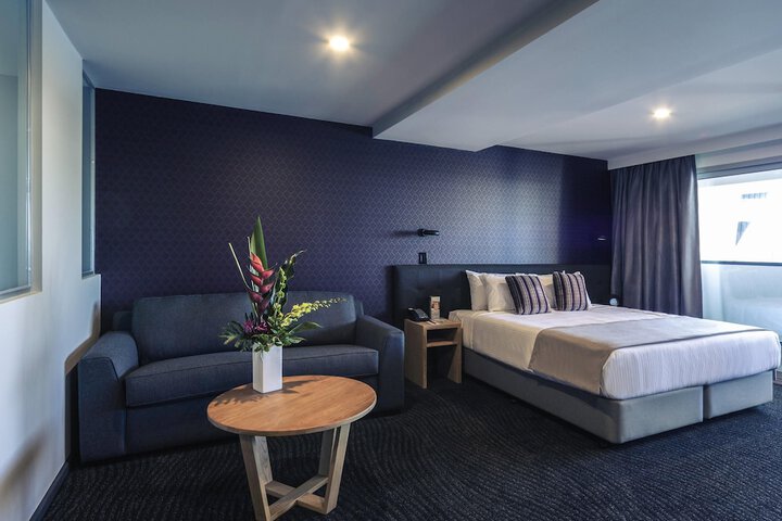 Room 28 of 107