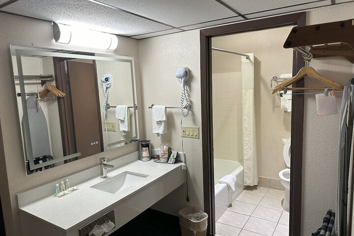 Bathroom sink