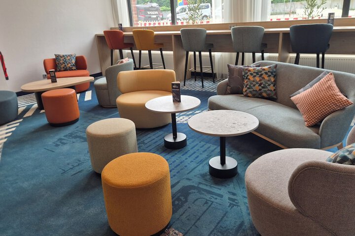 Guest Lobby