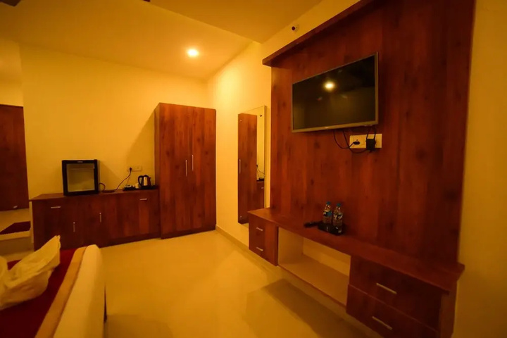 Room 4 of 14