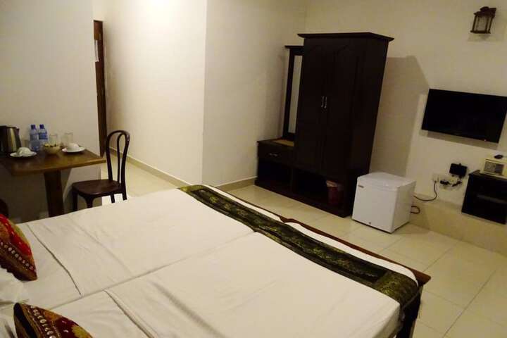 Room 9 of 41