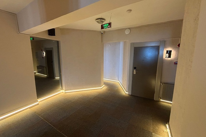Ballroom/Hall 24 of 29