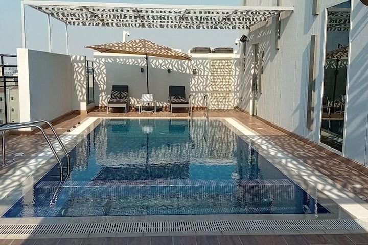 Pool 17 of 21