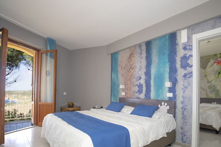 Room 13 of 85