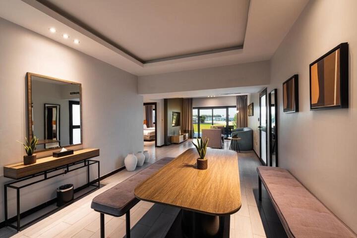 Room 10 of 15