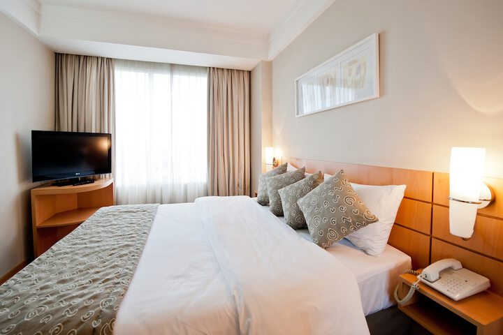 Room 4 of 94
