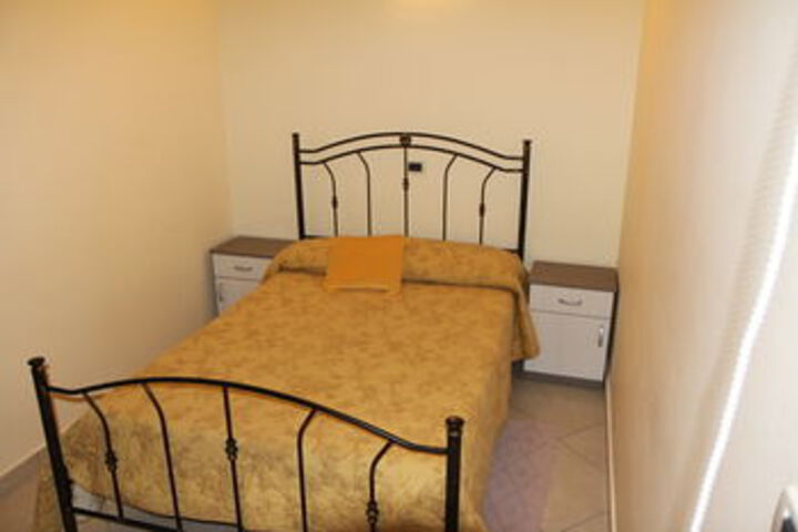 Room 11 of 24