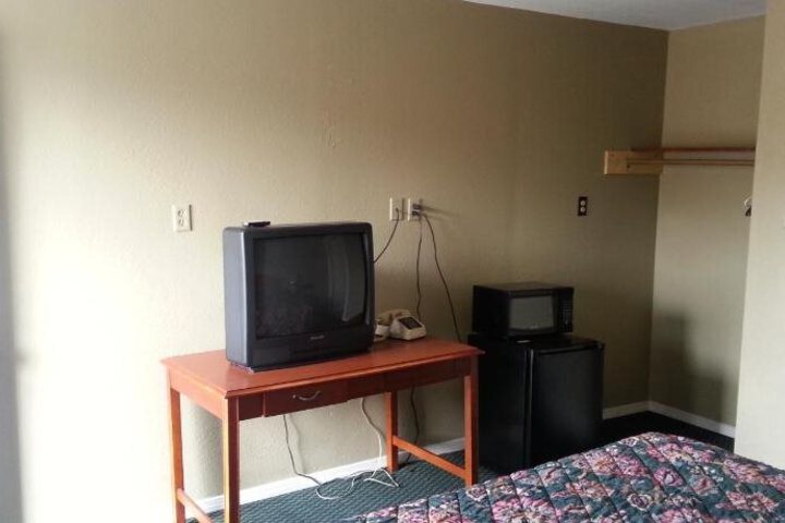 ACE MOTEL